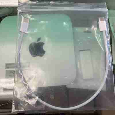Apple USB-C to USB-C (0.3 m)